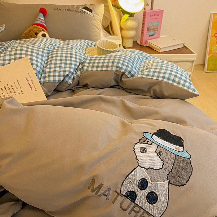 91家纺网 家纺一手货源 找家纺 眠帛 2024新款A类学生三件套小清新绣花绅士狗系列水洗棉床上用品四件套 绅士狗-浅灰