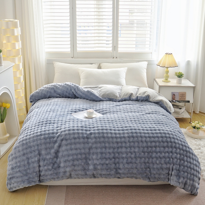 91家纺网 家纺一手货源 找家纺 启优家纺 2024新款简约兔兔绒活性印染单被套 蓝灰