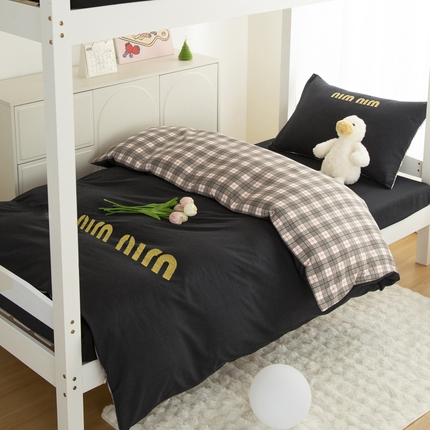 91家纺网 家纺一手货源 找家纺 （总）2025直播新款青春格子日系水洗棉纯色双拼学生宿舍三件套四件套