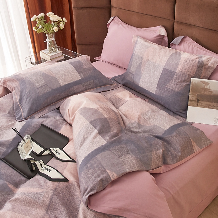 91家纺网 家纺一手货源 找家纺 2025新款全棉精梳磨毛印花四件套 布莱尼玫红