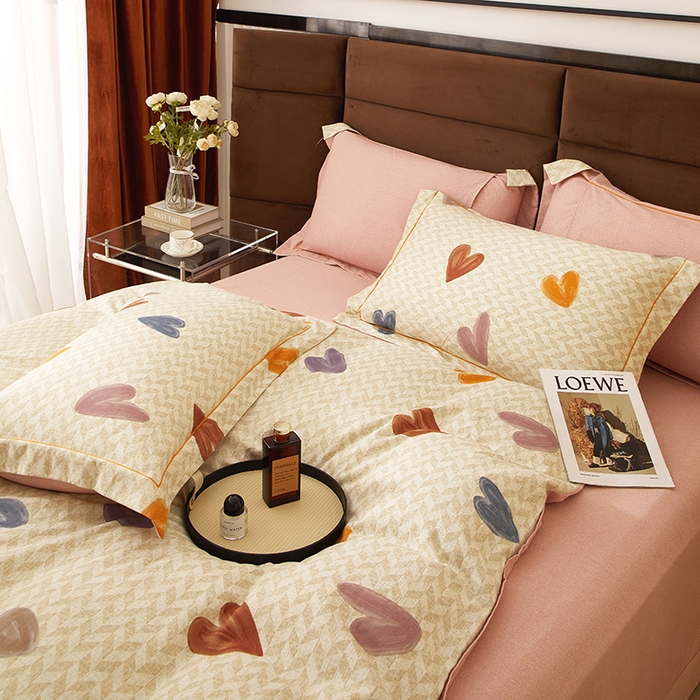 91家纺网 家纺一手货源 找家纺 2025新款全棉精梳磨毛印花四件套 爱相拥