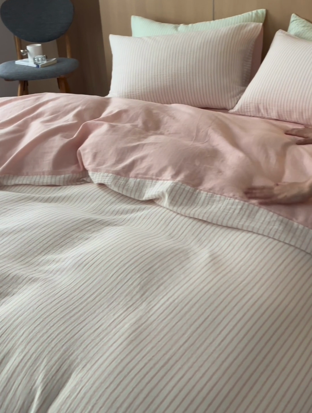 91家纺网 家纺一手货源 找家纺 2025新品尚美色织条纹绉纱系列--尚美细条系列 尚美-雅粉细条