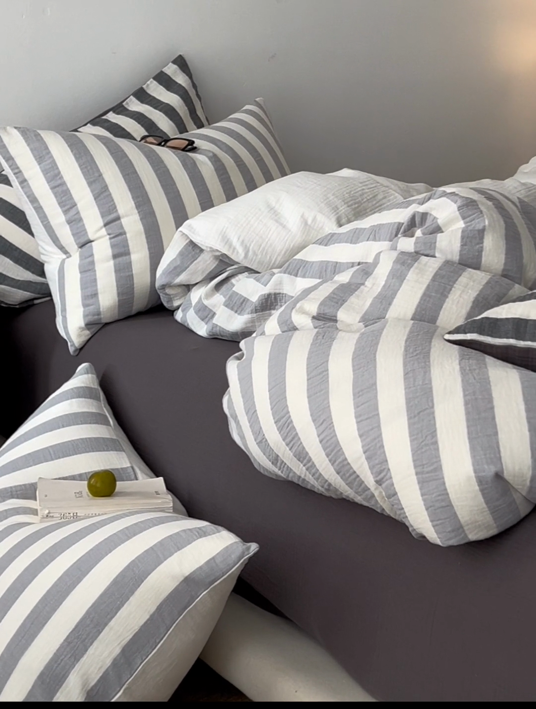 91家纺网 家纺一手货源 找家纺 2025新品尚美色织条纹绉纱系列--尚美宽条系列 尚美-银灰宽条