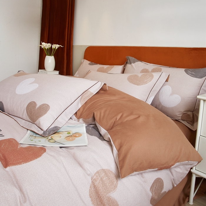 91家纺网 家纺一手货源 找家纺 2025新款全棉精梳磨毛印花四件套 缤纷爱恋