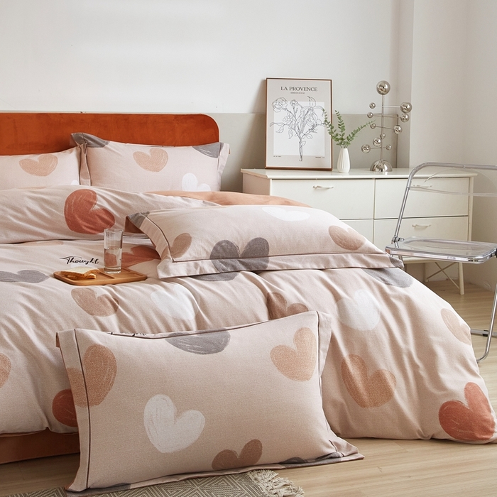 91家纺网 家纺一手货源 找家纺 2025新款全棉精梳磨毛印花四件套 缤纷爱恋