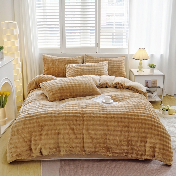 91家纺网 家纺一手货源 找家纺 启优家纺 2024新款简约兔兔绒活性印染四件套 驼色