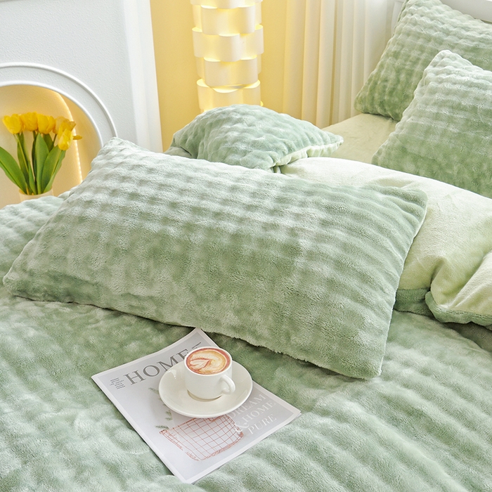 91家纺网 家纺一手货源 找家纺 启优家纺 2024新款简约兔兔绒活性印染四件套 果绿