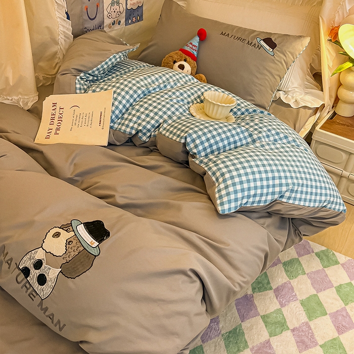 91家纺网 家纺一手货源 找家纺 眠帛 2024新款A类学生三件套小清新绣花绅士狗系列水洗棉床上用品四件套 绅士狗-浅灰