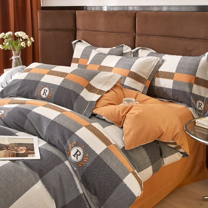 91家纺网 家纺一手货源 找家纺 2025新款全棉精梳磨毛印花四件套 乐享时光灰