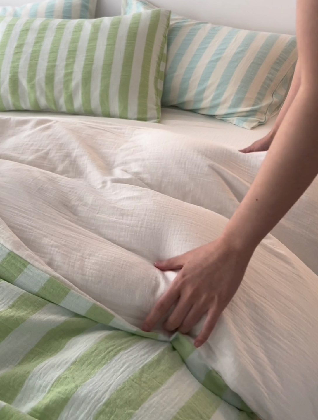 91家纺网 家纺一手货源 找家纺 2025新品尚美色织条纹绉纱系列--尚美宽条系列 尚美-水绿宽条