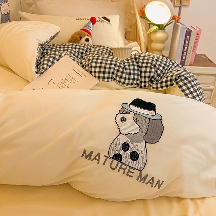 91家纺网 家纺一手货源 找家纺 眠帛 2024新款A类学生三件套小清新绣花绅士狗系列水洗棉床上用品四件套 绅士狗-奶白