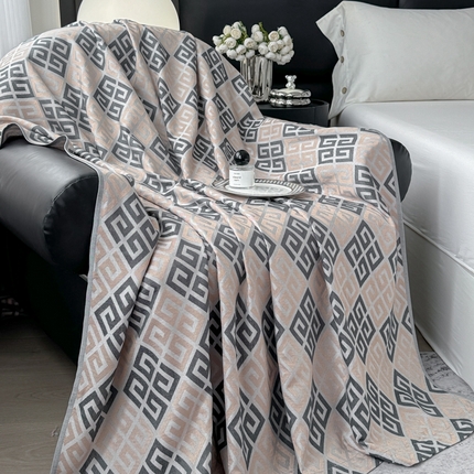 91家纺网 家纺一手货源 找家纺 （总）简宜家居（朝初家纺） 2025新款航空级天丝凉感盖毯