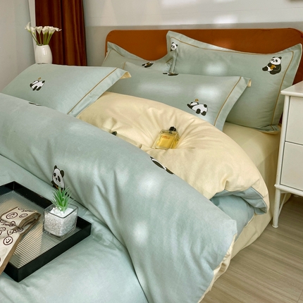 2025新款全棉精梳磨毛印花四件套 爱宝乐园绿