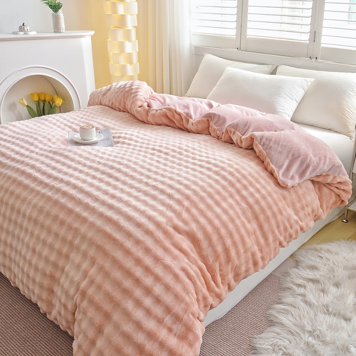 91家纺网 家纺一手货源 找家纺 启优家纺 2024新款简约兔兔绒活性印染单被套 樱花粉