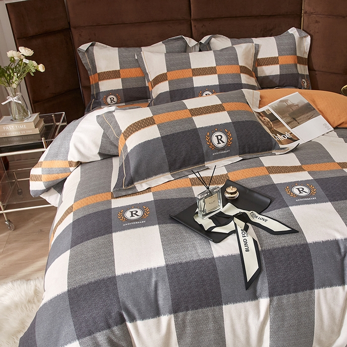 91家纺网 家纺一手货源 找家纺 2025新款全棉精梳磨毛印花四件套 乐享时光灰