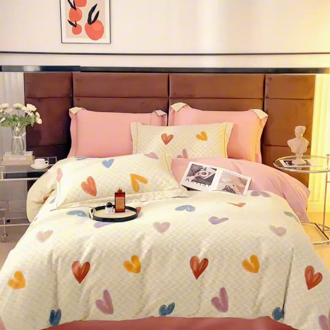 91家纺网 家纺一手货源 找家纺 2025新款全棉精梳磨毛印花四件套 爱相拥