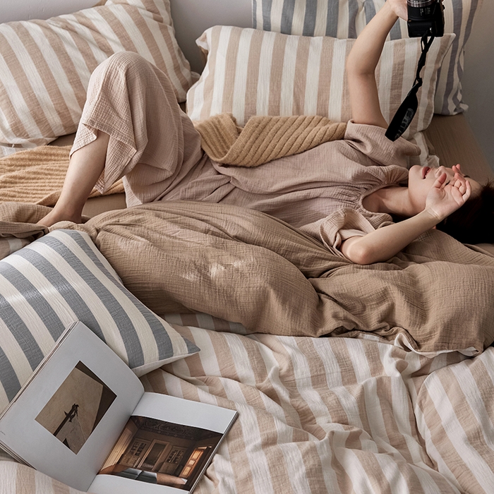 91家纺网 家纺一手货源 找家纺 2025新品尚美色织条纹绉纱系列--尚美宽条系列 尚美-卡其宽条