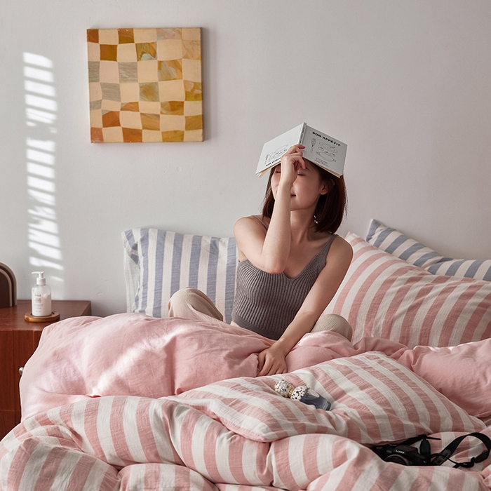 91家纺网 家纺一手货源 找家纺 2025新品尚美色织条纹绉纱系列--尚美宽条系列 尚美-雅粉宽条