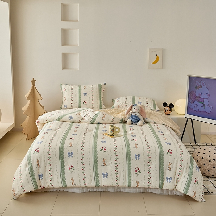 91家纺网 家纺一手货源 找家纺 木堇家居 2024新款针织棉豆豆被大豆四季被冬被被子被芯 针织豆豆被-花藤草莓兔-米黄