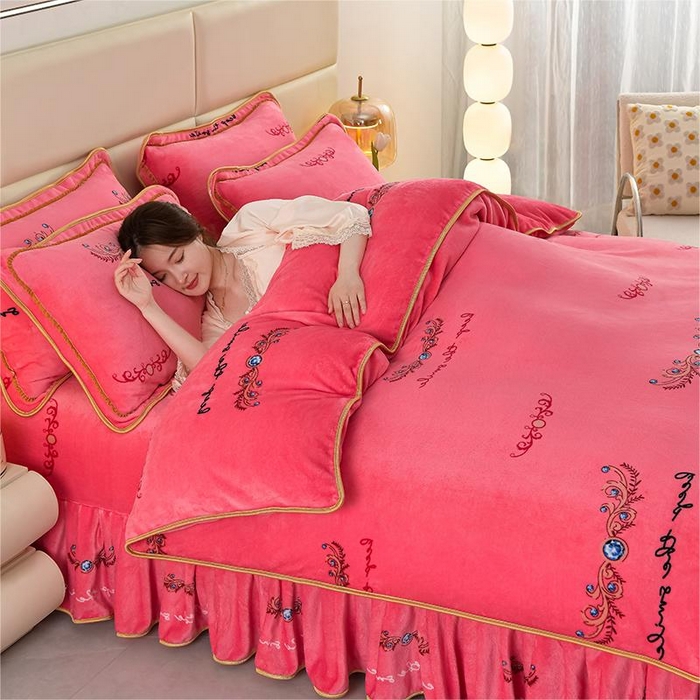 91家纺网 家纺一手货源 找家纺 绒品壹家家纺 2024新款180g7斤牛奶绒印花四件套 一鹿有你