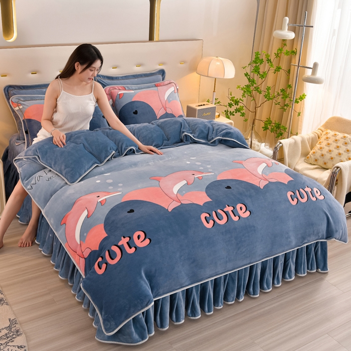 91家纺网 家纺一手货源 找家纺 雨洋2025新款加厚保暖8.5斤牛奶绒金貂婴儿绒四件套 小海豚