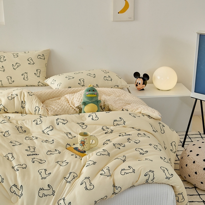 91家纺网 家纺一手货源 找家纺 木堇家居 2024新款针织棉豆豆被大豆四季被冬被被子被芯 针织豆豆被-恐龙世界-米黄