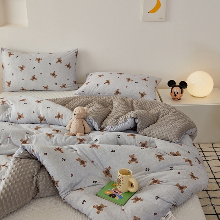 91家纺网 家纺一手货源 找家纺 木堇家居 2024新款针织棉豆豆被大豆四季被冬被被子被芯 针织豆豆被-可可熊-灰