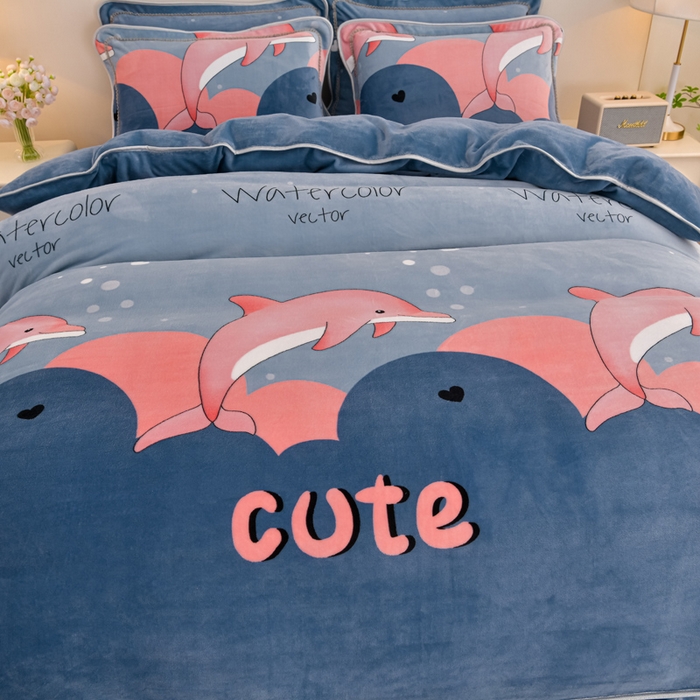 91家纺网 家纺一手货源 找家纺 雨洋2025新款加厚保暖8.5斤牛奶绒金貂婴儿绒四件套 小海豚