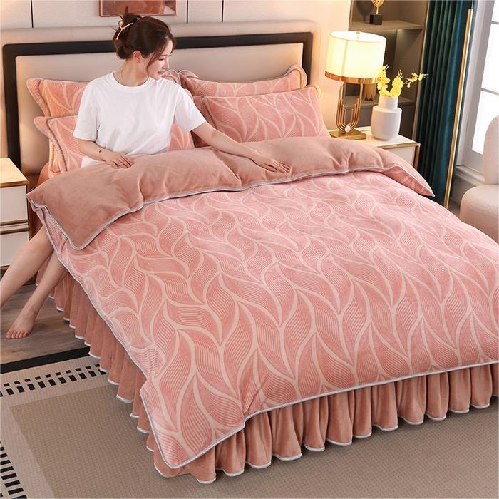 91家纺网 家纺一手货源 找家纺 绒品壹家家纺 2024新款180g7斤牛奶绒印花单被套 蝴蝶结