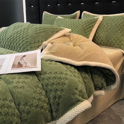 91家纺网 家纺一手货源 找家纺 （总）悦织语 2025新款提花塔芙绒被套毯大包边宽边款四件套