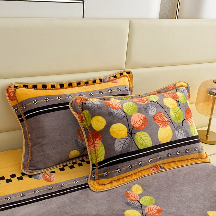 91家纺网 家纺一手货源 找家纺 绒品壹家家纺 2024新款180g7斤牛奶绒印花四件套 枝繁叶茂-黄