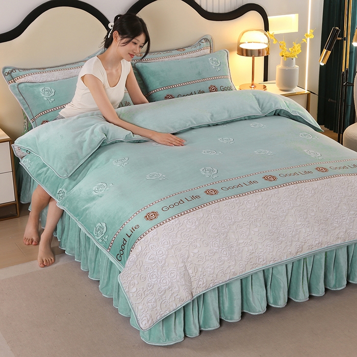 91家纺网 家纺一手货源 找家纺 雨洋2025新款加厚保暖8.5斤牛奶绒金貂婴儿绒四件套 慕斯