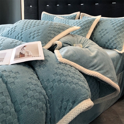 91家纺网 家纺一手货源 找家纺 （总）悦织语 2025新款提花塔芙绒被套毯大包边宽边款四件套