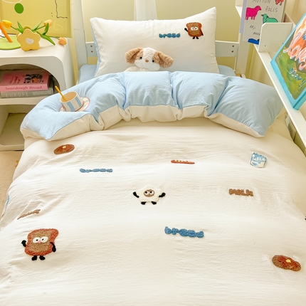 91家纺网 家纺一手货源 找家纺 盼季家纺 2024新款毛巾绣水洗棉学生三件套-面包达人 面包达人-奶黄白蓝