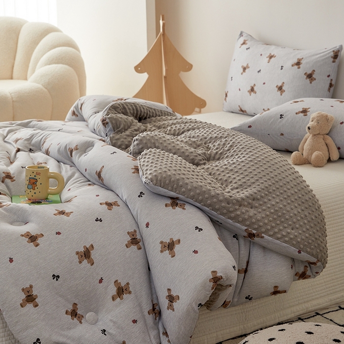 91家纺网 家纺一手货源 找家纺 木堇家居 2024新款针织棉豆豆被大豆四季被冬被被子被芯 针织豆豆被-可可熊-灰