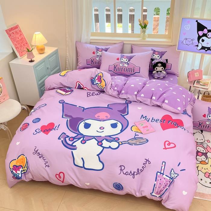 91家纺网 家纺一手货源 找家纺 桃子家居 2024纯棉大版三丽鸥卡通平网印花系列四件套 棉大版-D蓝莓库洛米