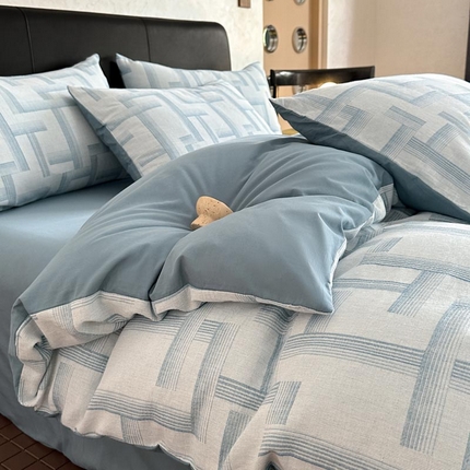 91家纺网 家纺一手货源 找家纺 ab家纺 2024新款A类全棉三层纱提花四件套--奥德赛 奥德赛  浅蓝