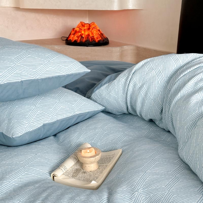 91家纺网 家纺一手货源 找家纺 ab家纺 2024新款A类全棉三层纱提花四件套--凡尔赛 凡尔赛 浅蓝