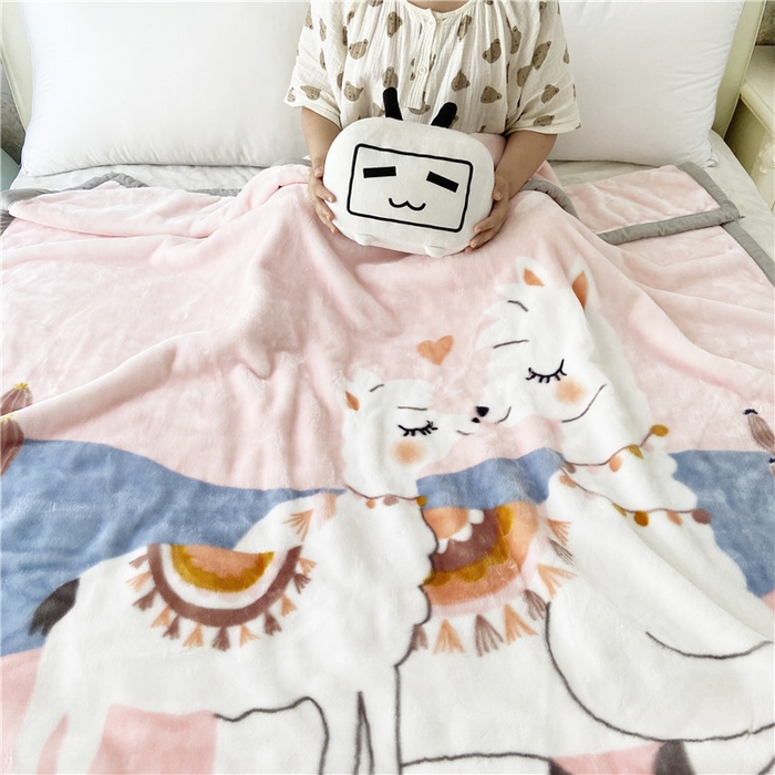 91家纺网 家纺一手货源 找家纺 卡奥家纺 2024新款大版双层卡通云貂绒毛毯学生毯 爱羊羊