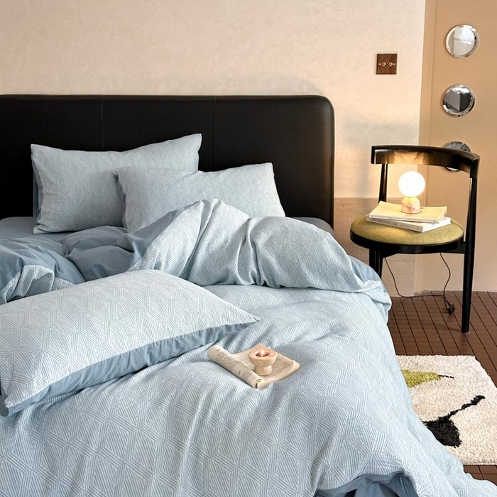 91家纺网 家纺一手货源 找家纺 ab家纺 2024新款A类全棉三层纱提花四件套--凡尔赛 凡尔赛 浅蓝