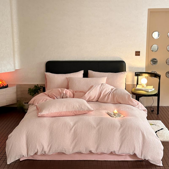 91家纺网 家纺一手货源 找家纺 ab家纺 2024新款A类全棉三层纱提花四件套--凡尔赛 凡尔赛 粉色