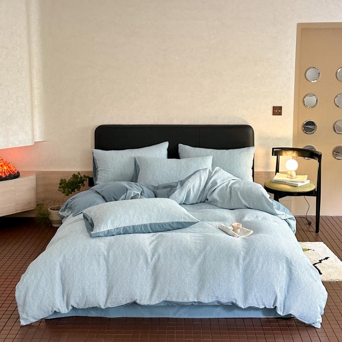 91家纺网 家纺一手货源 找家纺 ab家纺 2024新款A类全棉三层纱提花四件套--凡尔赛 凡尔赛 浅蓝