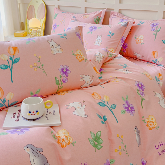 91家纺网 家纺一手货源 找家纺 U品汇 2024新品喷气生态加厚长绒棉纯棉全棉磨毛印花四件套小清新床单床笠直播 罗兰兔粉