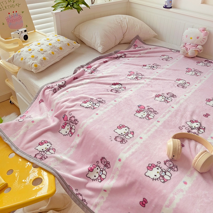 91家纺网 家纺一手货源 找家纺 海岛哥哥 2024新款双面牛奶绒盖毯正版三丽鸥授权系列毛毯 草莓甜心kt猫