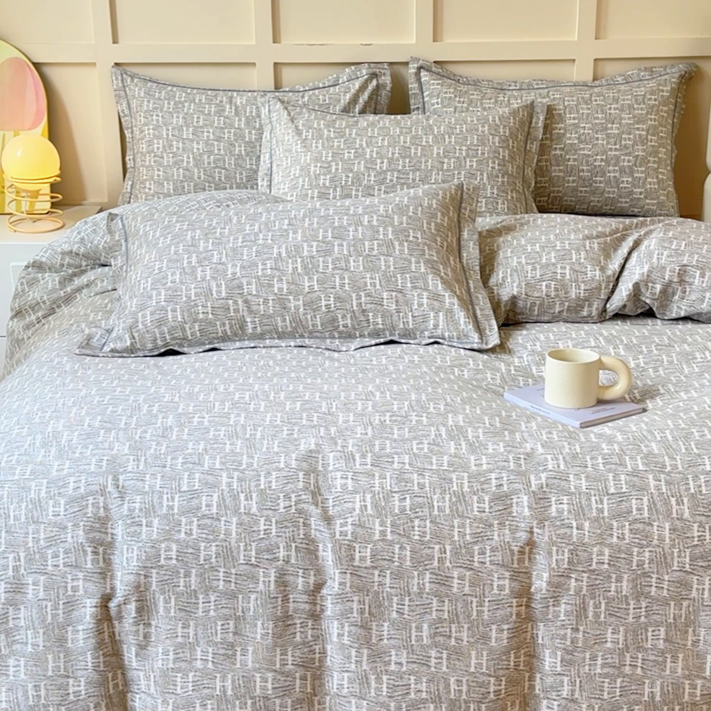 91家纺网 家纺一手货源 找家纺 U品汇 2024新品喷气生态加厚长绒棉纯棉全棉磨毛印花四件套小清新床单床笠直播 轻奢范灰