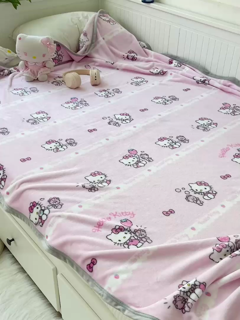 91家纺网 家纺一手货源 找家纺 海岛哥哥 2024新款双面牛奶绒盖毯正版三丽鸥授权系列毛毯 草莓甜心kt猫