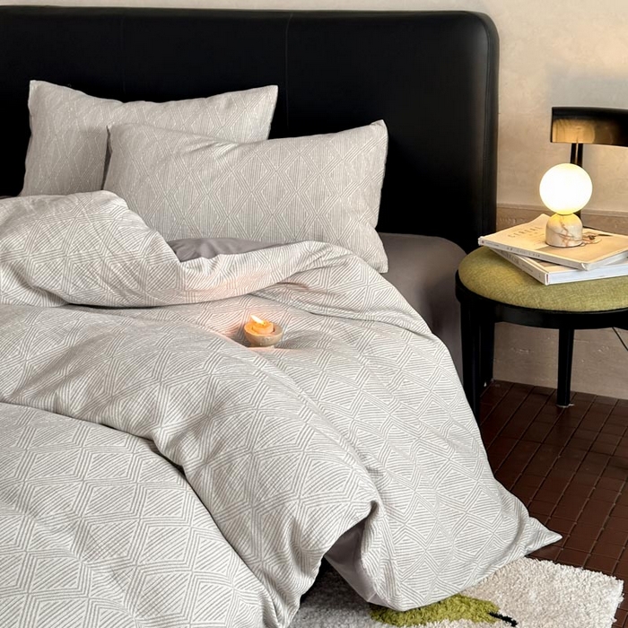 91家纺网 家纺一手货源 找家纺 ab家纺 2024新款A类全棉三层纱提花四件套--凡尔赛 凡尔赛 浅灰