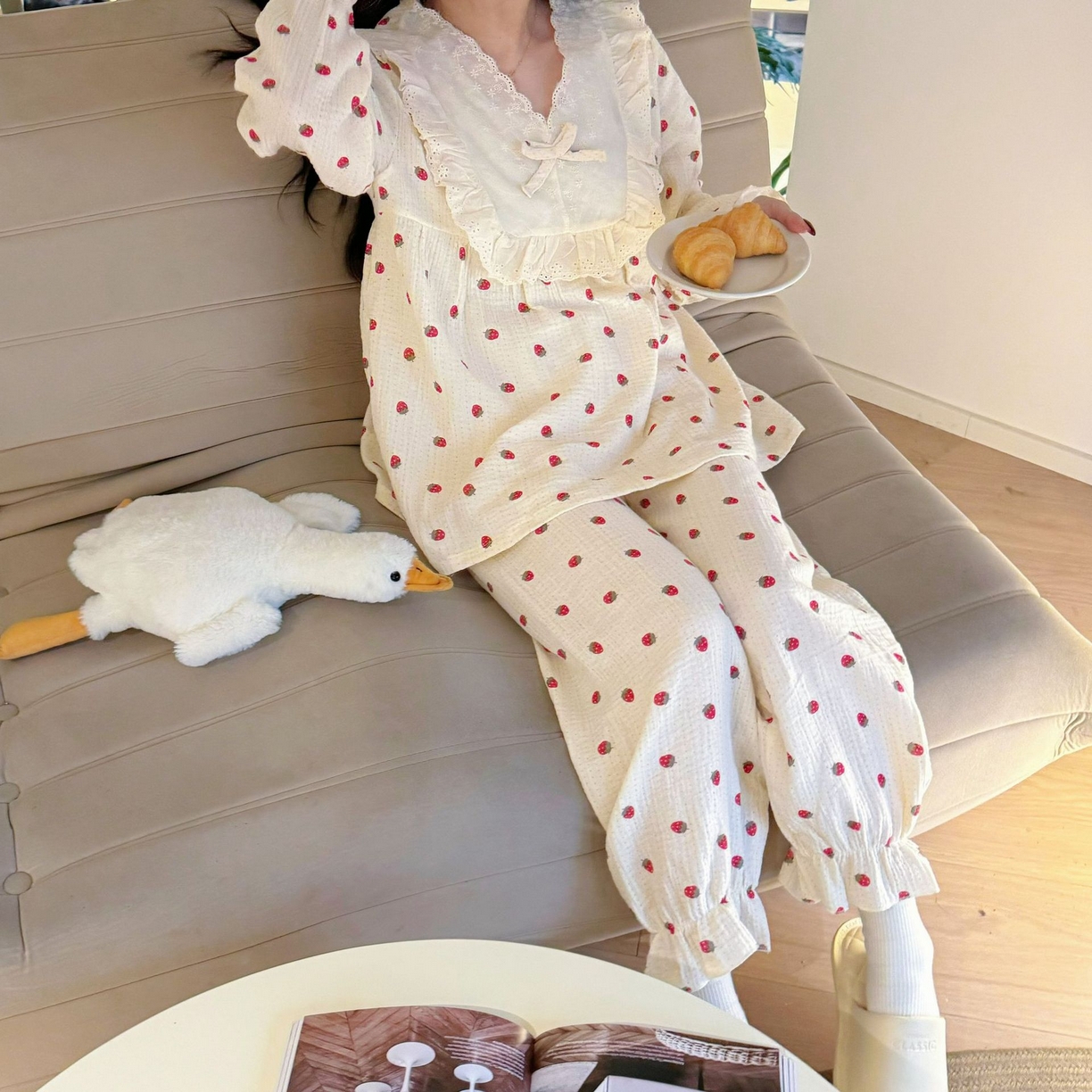 91家纺网 家纺一手货源 找家纺 洛兰沙家居馆【只代发】【只代发】 2024新款棉纱绉布睡衣女春夏季甜美蕾丝印花韩版花边长袖套头家居服四季款 嫩黄