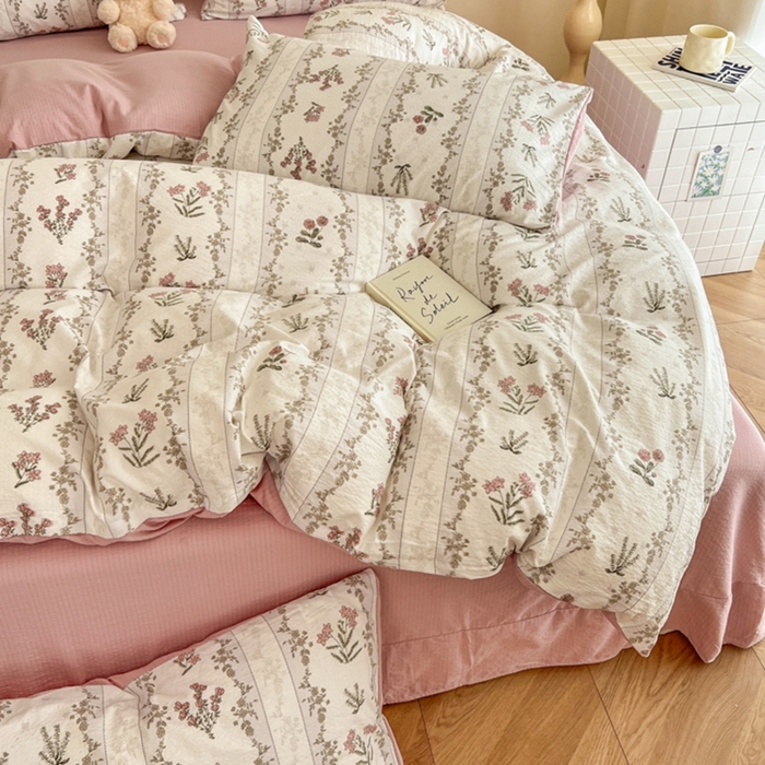 91家纺网 家纺一手货源 找家纺 金梦拉家纺 2024新款A类提花四件套 满墙花藤