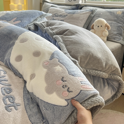 91家纺网 家纺一手货源 找家纺 （总）妮恒美家纺 2025新款加厚保暖亲肤雪花绒牛奶绒四件套系列1